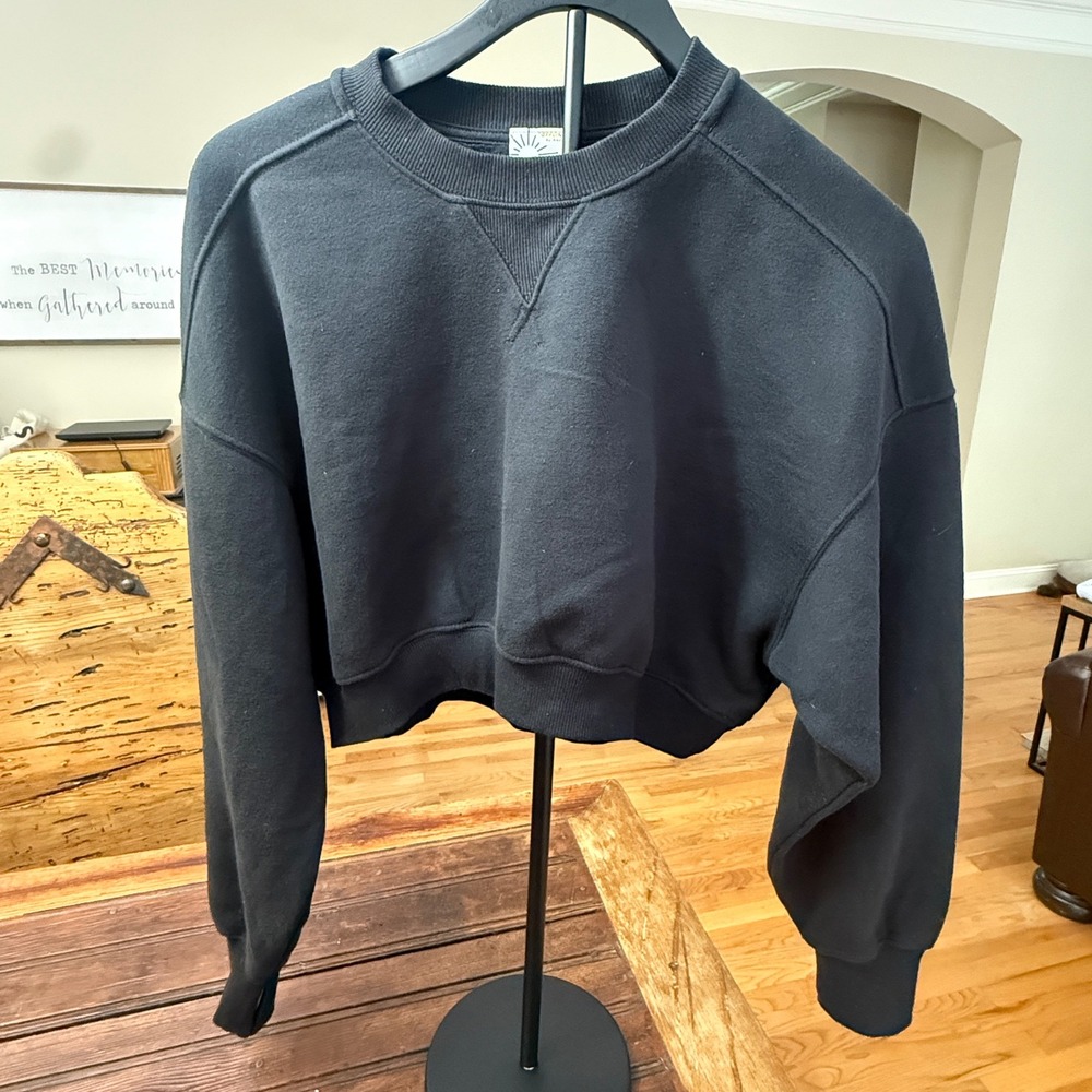 OFFLINE by Aerie Women Black Cropped Crewneck Sweatshirt S 130-2164-1702